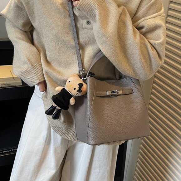 Chic Taupe Crossbody Bucket Bag - Picture 3 of 4